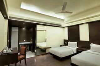 Baba Deluxe Near Railway Station And Center -by Rcg 3*