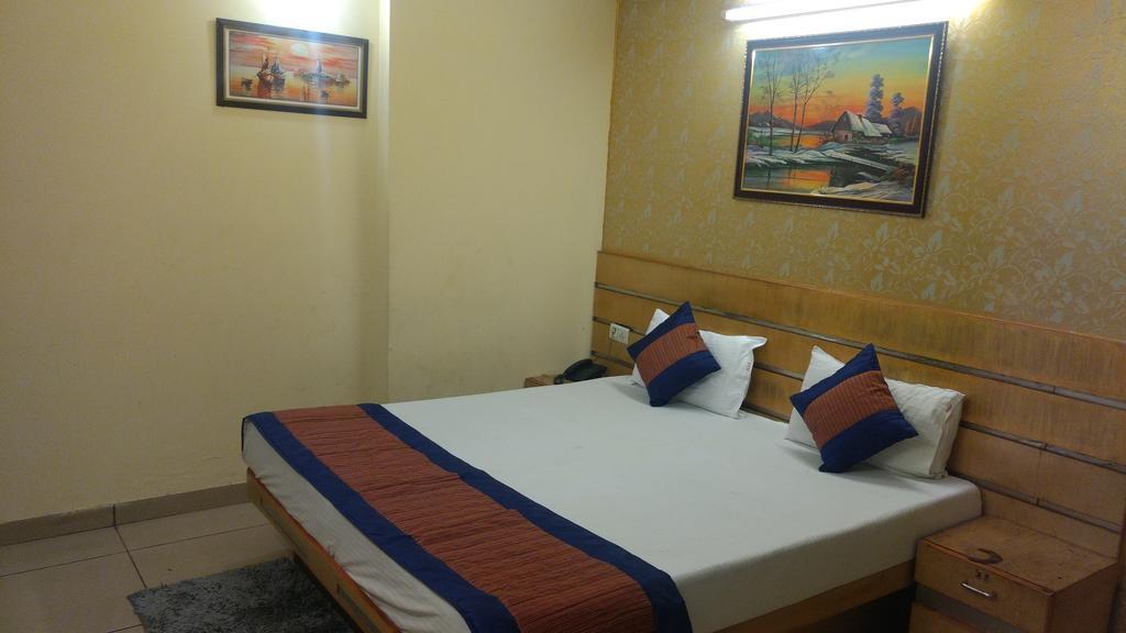 Sun Village Near Railway Station Hotel Nova Deli