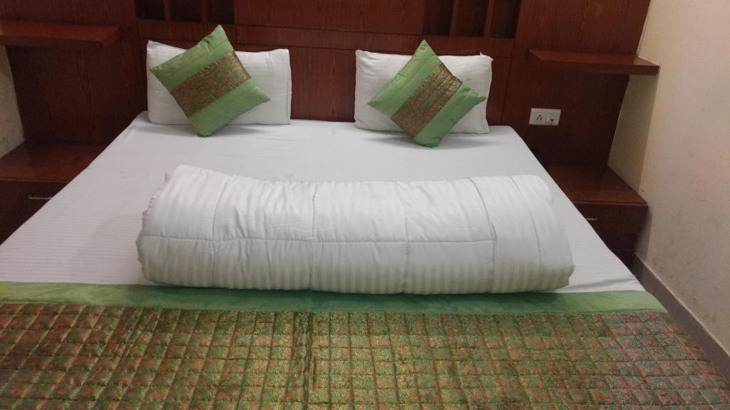Sun Village Near Railway Station Hotel Nova Deli