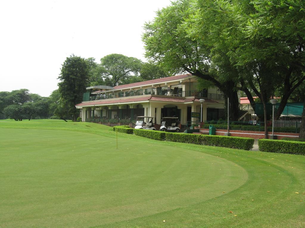 Trendy Bed & Breakfast Bed & Breakfast New Delhi