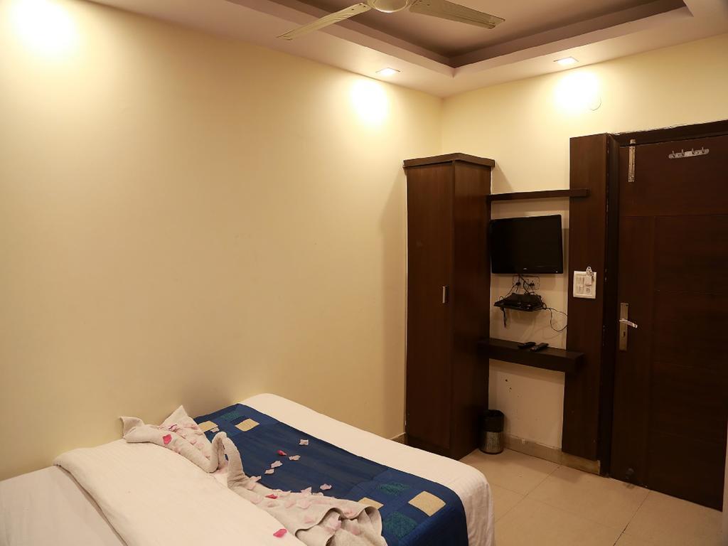 Hotel Shivam International - A Well Hygiene Staff Vaccinated 
