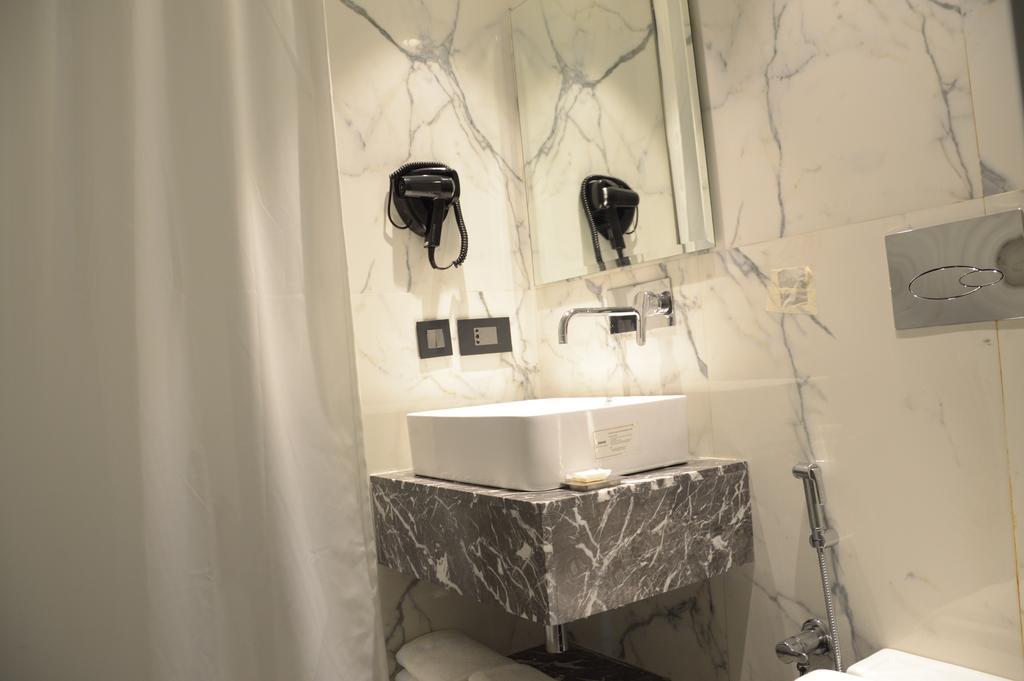 Hotel Connaught Royale Delhi New Delhi