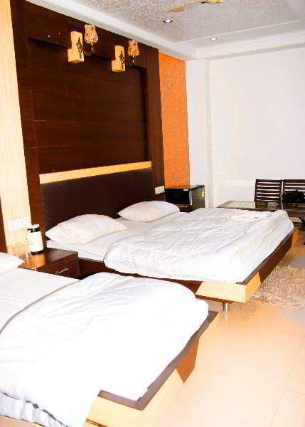 Hotel Delhi Heart At Railway Station