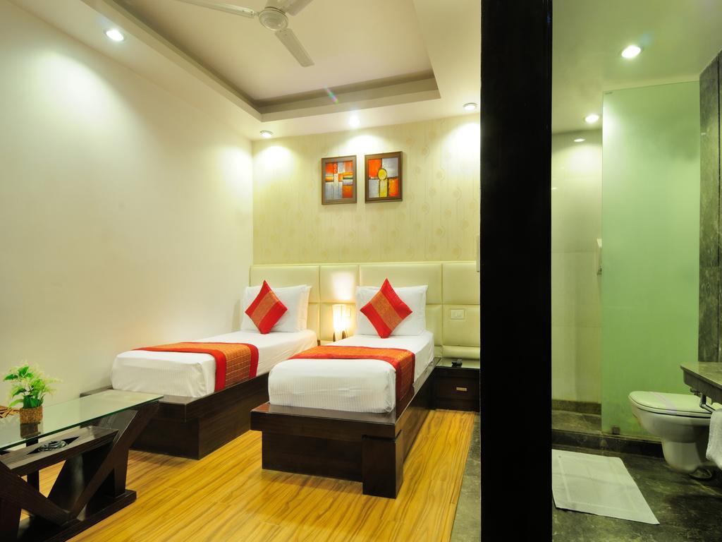 Elegance Hotel New Delhi