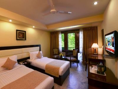 Oyo 3398 Golden Petal Hotel & Banquet 3* New Delhi