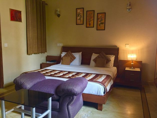 Bed & Breakfast Ace Residency