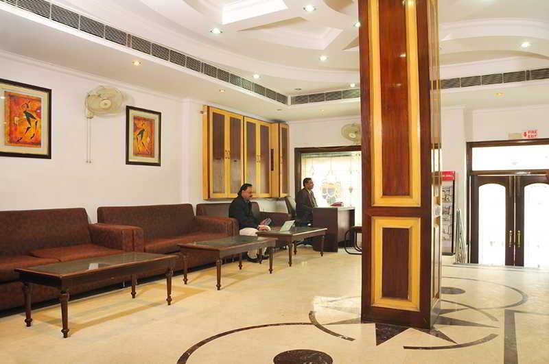Hotel Treebo Paras International