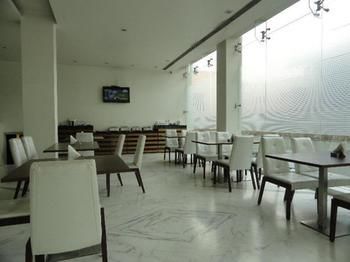 Hotel Fabhotel Prime Sage
