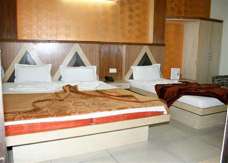 Hotel Sun Village Near Railway Station 2*
