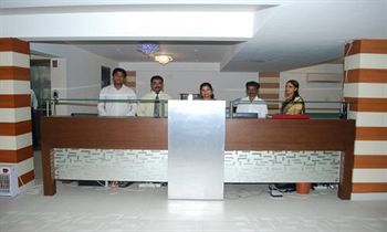 Dwarka Palace 2*