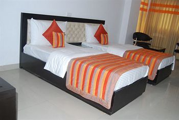 Dwarka Palace Hotel 2*