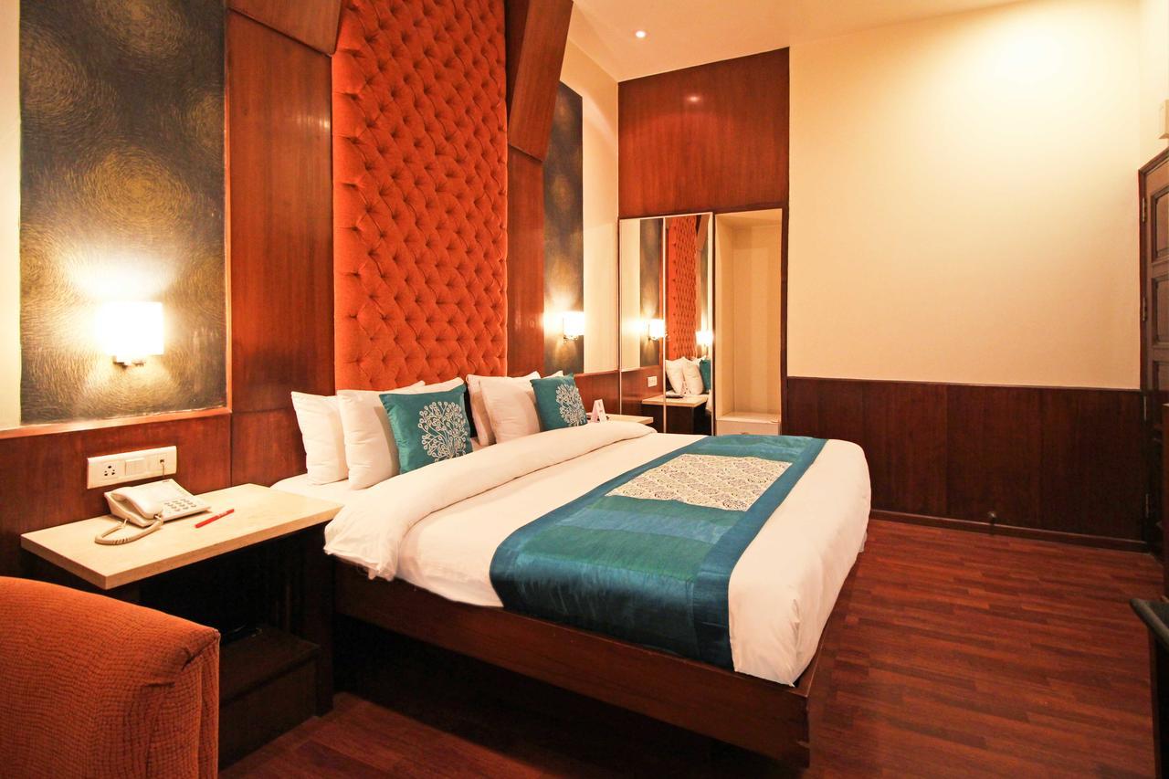 Hotel Aura - Railway Station 3*