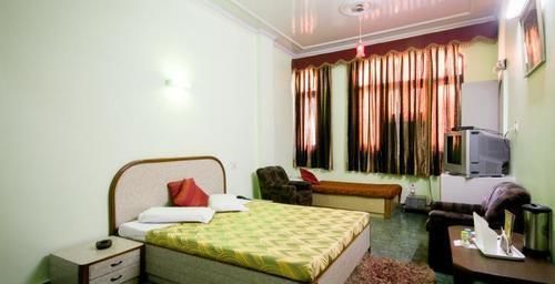 Woodland Deluxe Hotel 2*