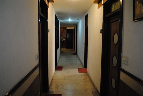 Baba Deluxe Near Railway Station And Center -by Rcg New Delhi