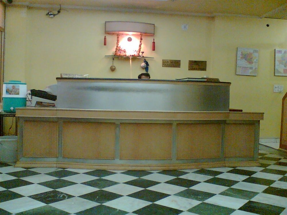 Guest house Westend 5 Mint From Nizamuddin Railway Station New Delhi