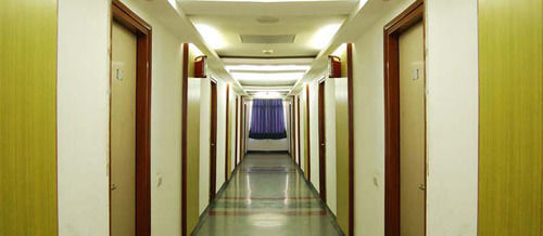 Ymca Tourist Albergue *