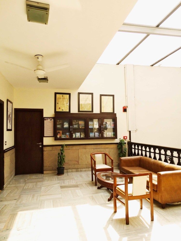 Hotel The Legend Delhi 3*