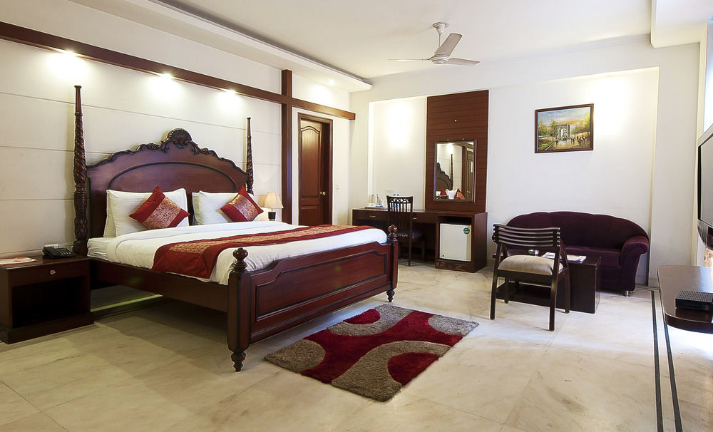 Comfort Zone Greater Kailash Hotel