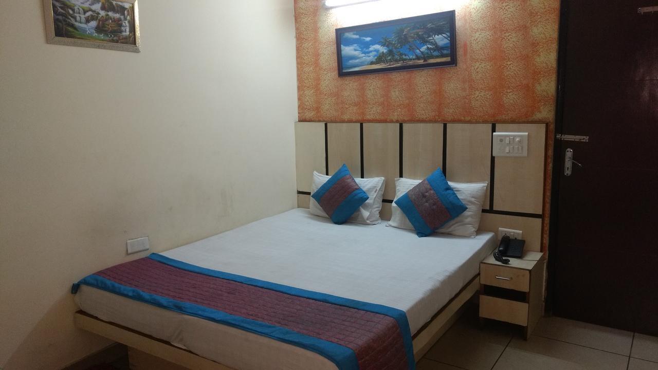 Hotel Sun Village Near Railway Station