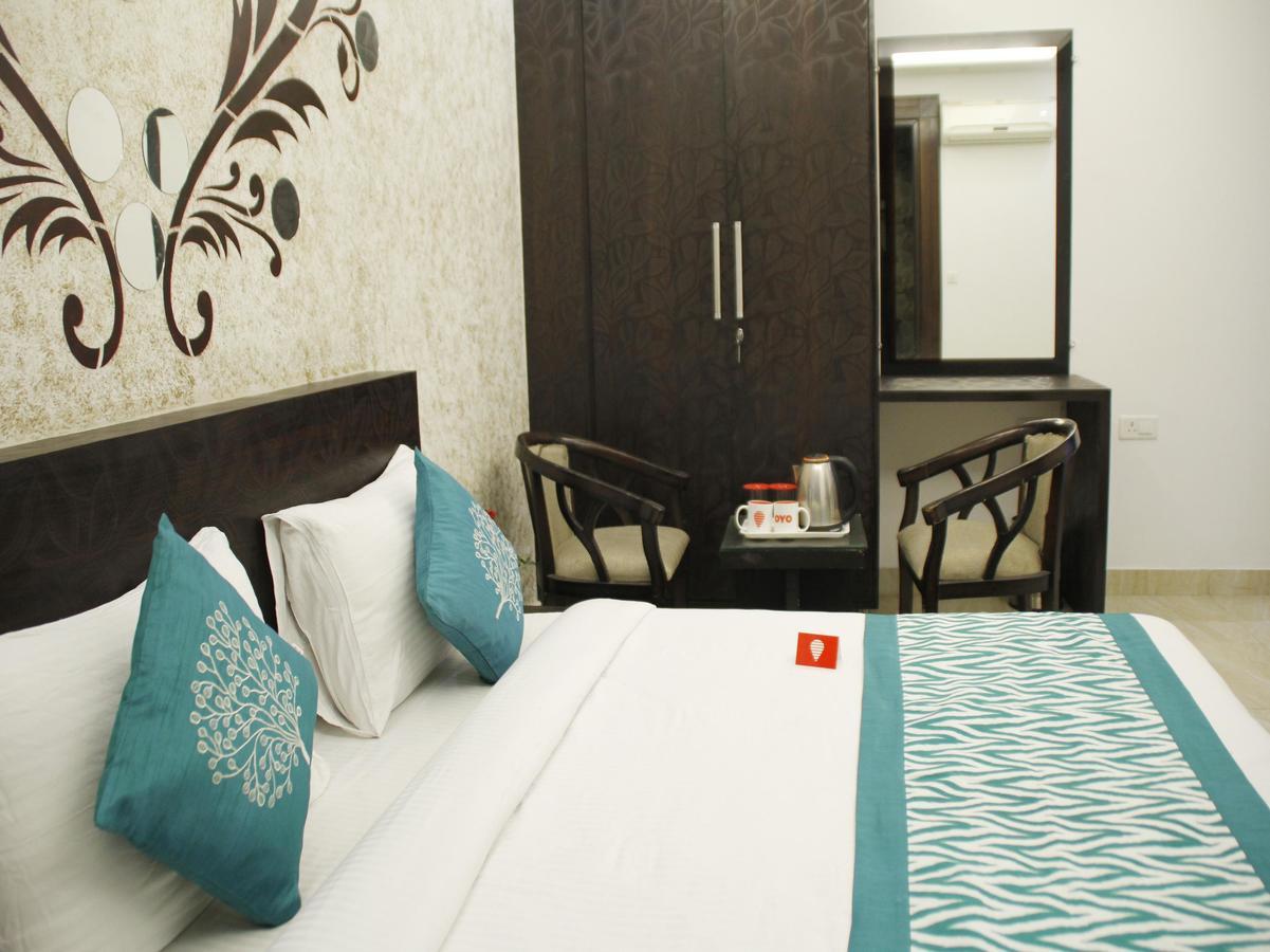 Oyo 3398 Golden Petal Hotel & Banquet 3* New Delhi