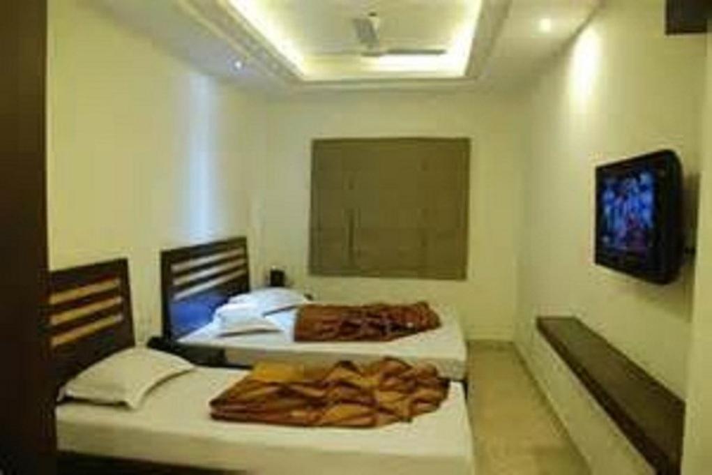 Hotel Sterling Inn,