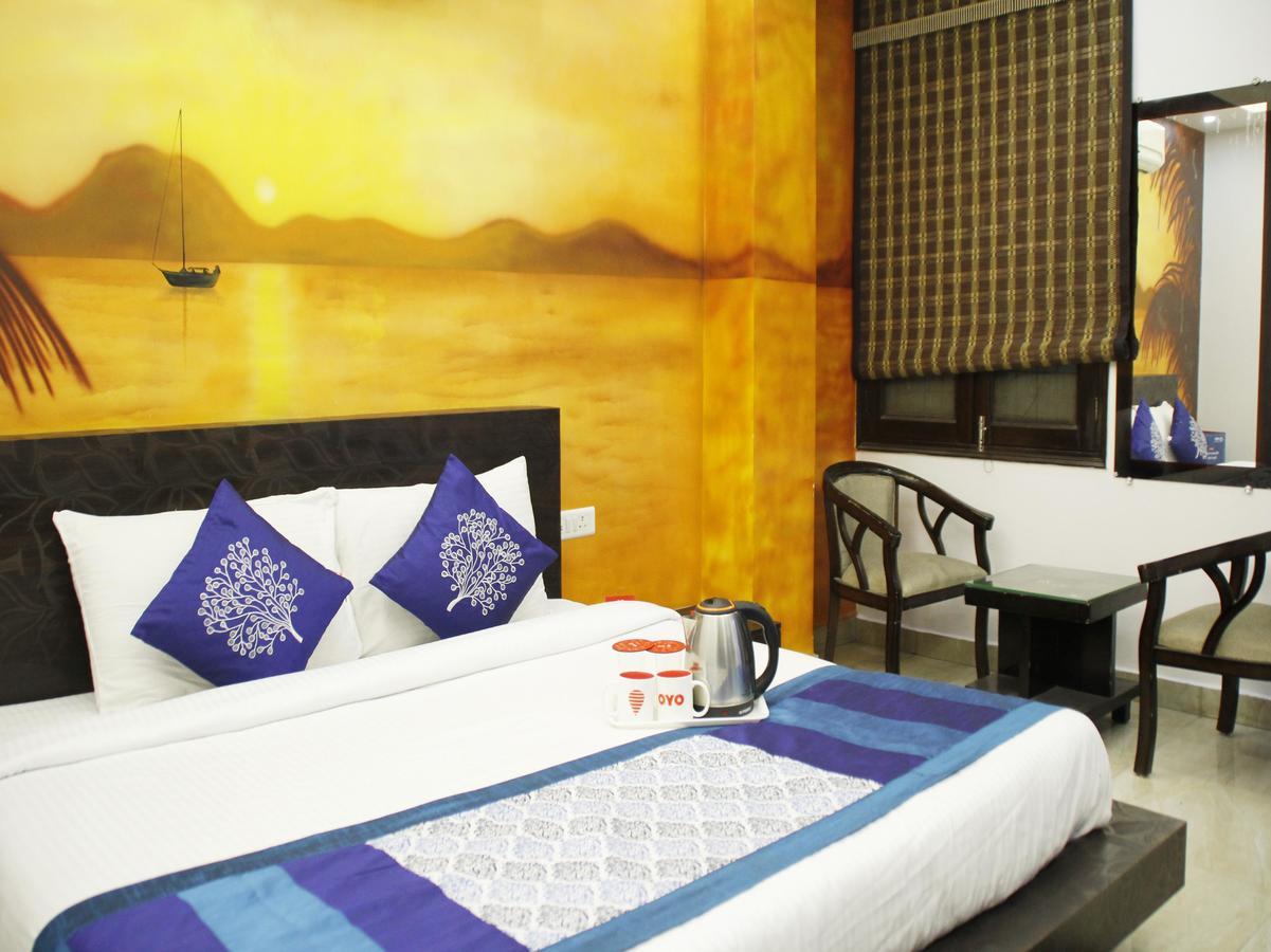 Oyo 3398 Golden Petal Hotel & Banquet 3*