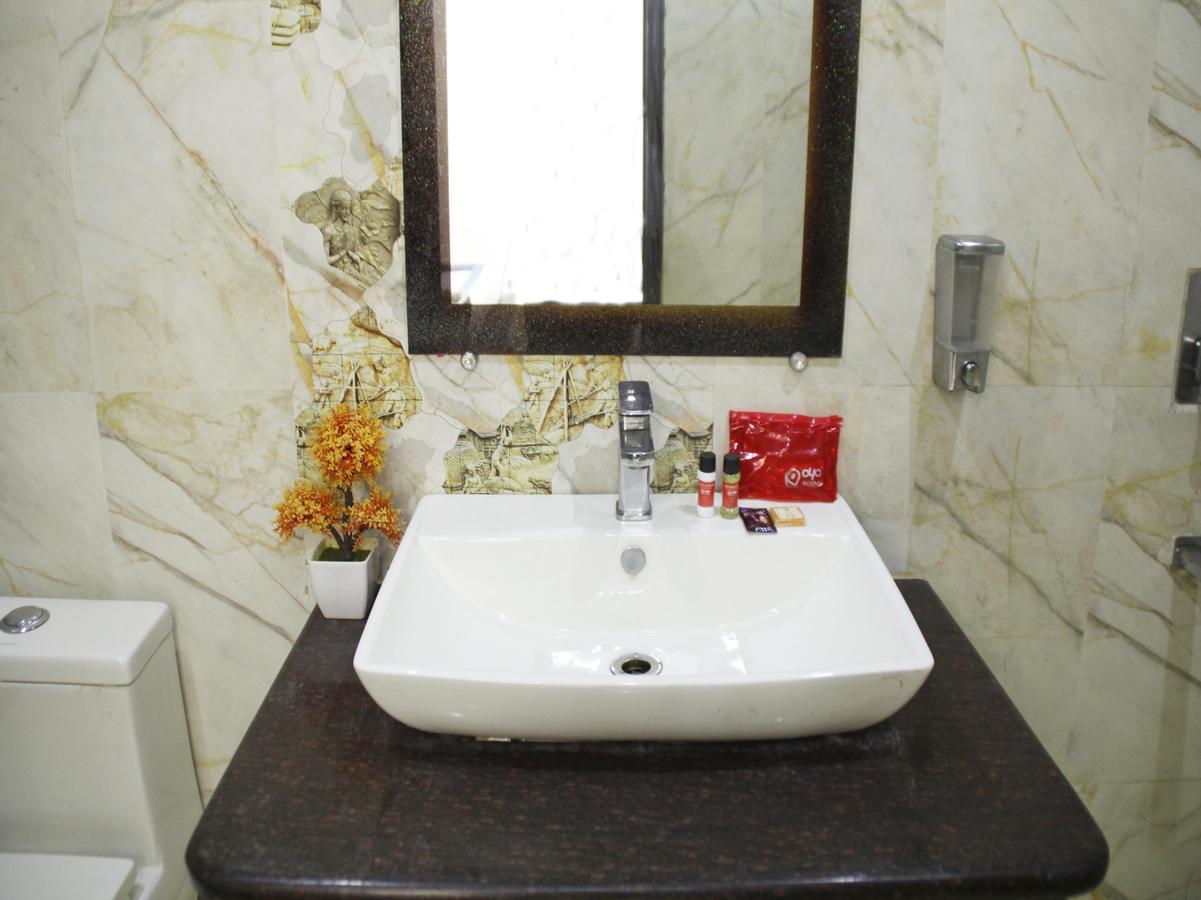 Oyo 3398 Golden Petal Hotel & Banquet Hotel