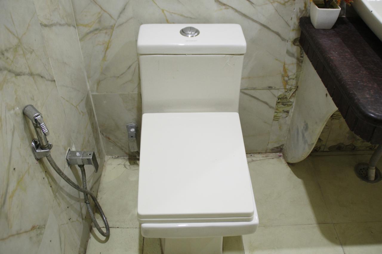 Oyo 3398 Golden Petal Hotel & Banquet 3* New Delhi