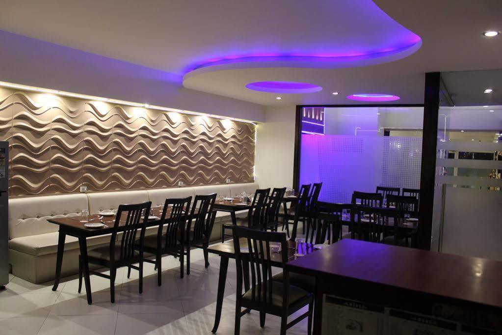 Hotel Comfort Zone Greater Kailash 3*