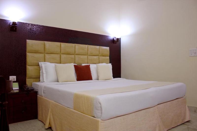 Treebo Trend Conclave Comfort Kailash Colony 3* New Delhi