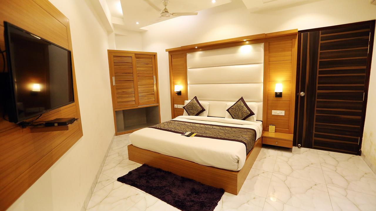 Aero Star Near Delhi Airport