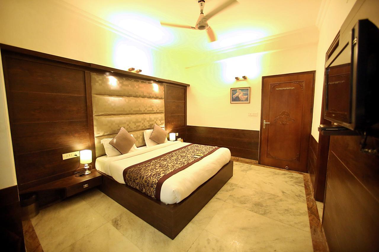Hotel Aero Star Near Delhi Airport 3*