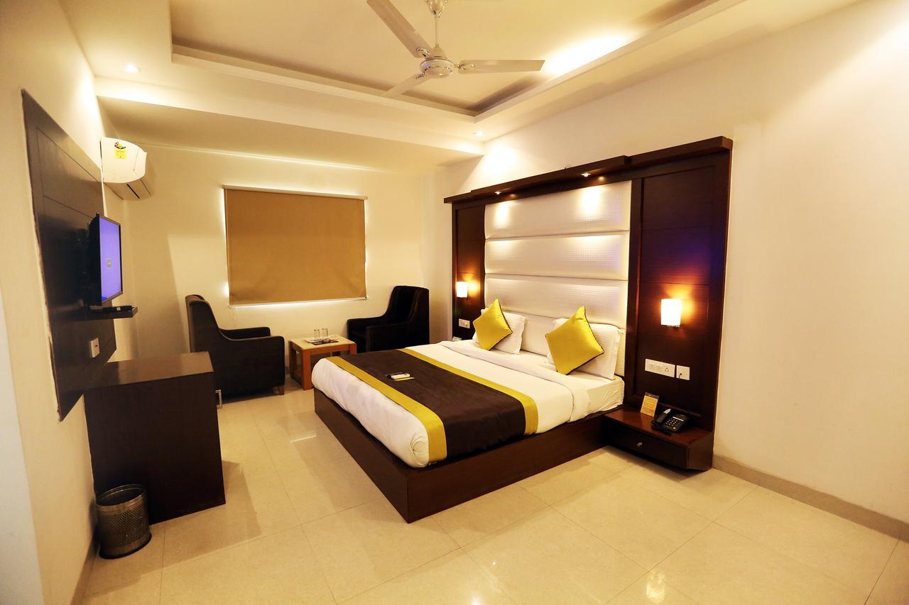 Hotel Aero Star Near Delhi Airport 3*