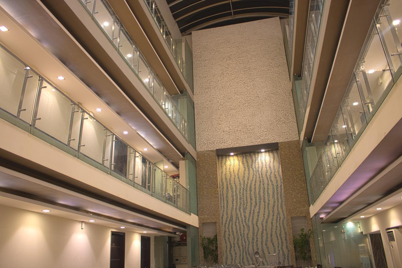 Grand Imperial Hotel 3*