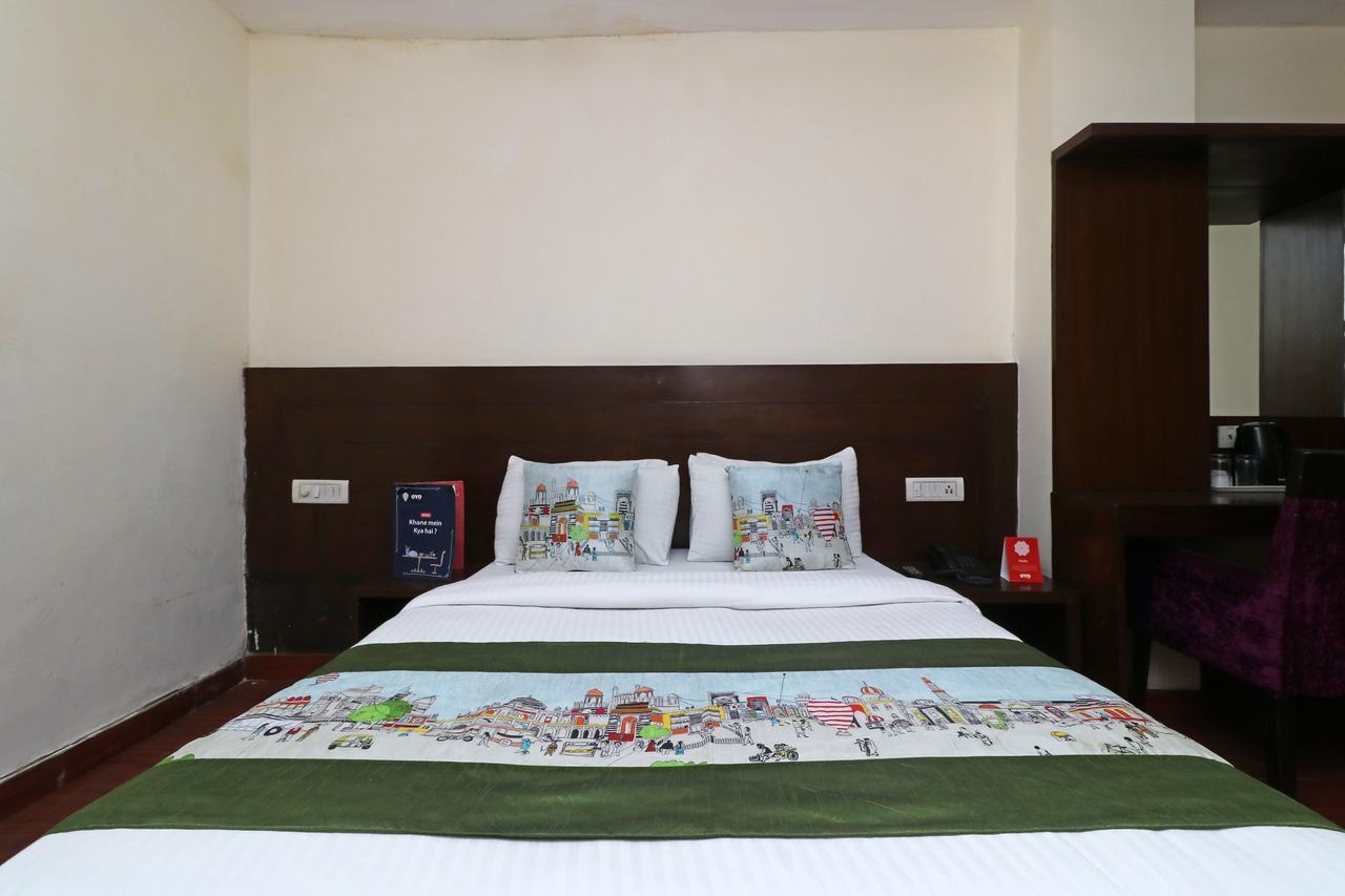 The Raj At Railway Station Hotel