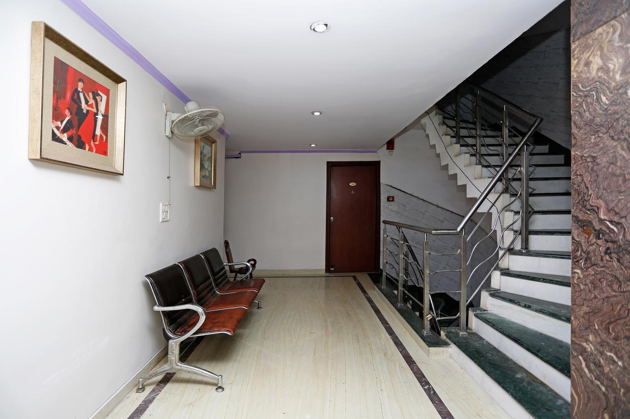Oyo 5401 Mid Town New Delhi
