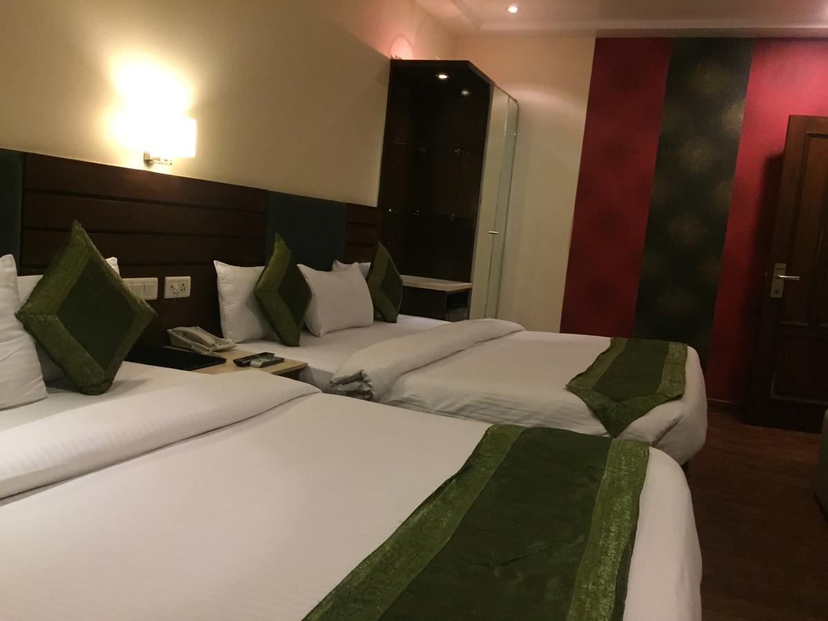Aura - Railway Station Hotel New Delhi
