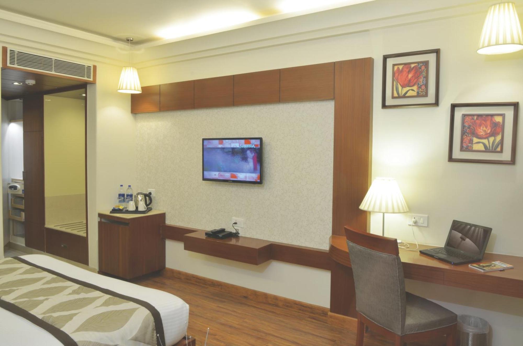 Regent Grand Hotel 4*