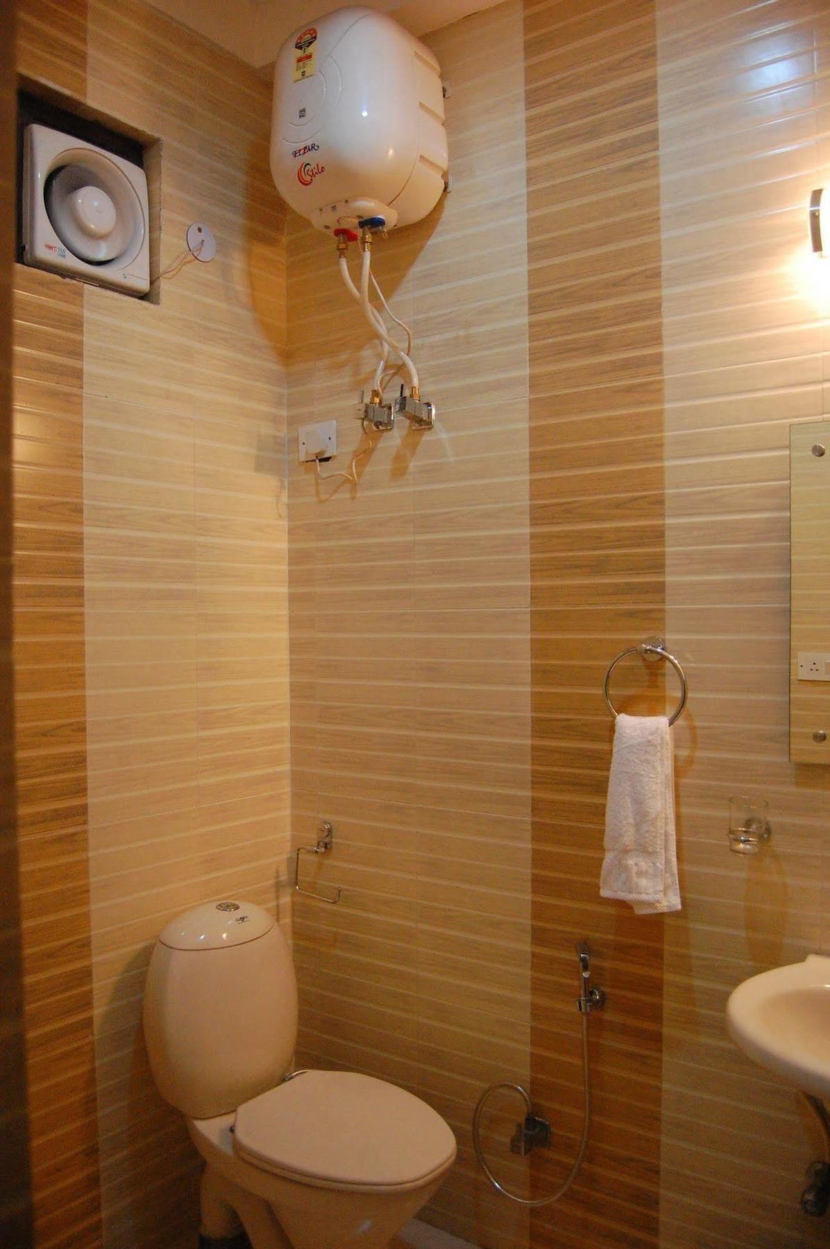Delhi Aerocity, Nh 48 Hotel