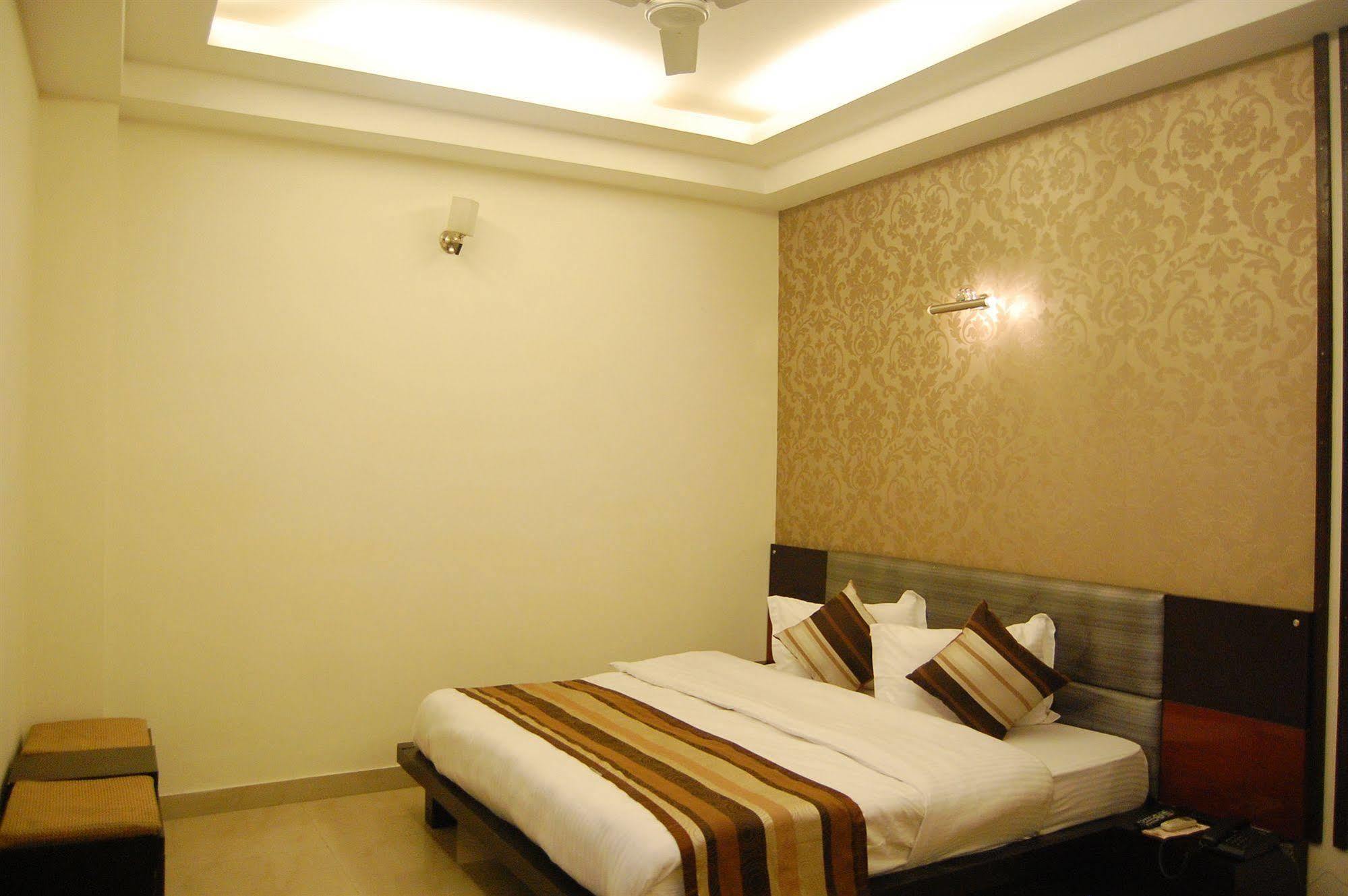 Delhi Aerocity, Nh 48 Hotel 3*