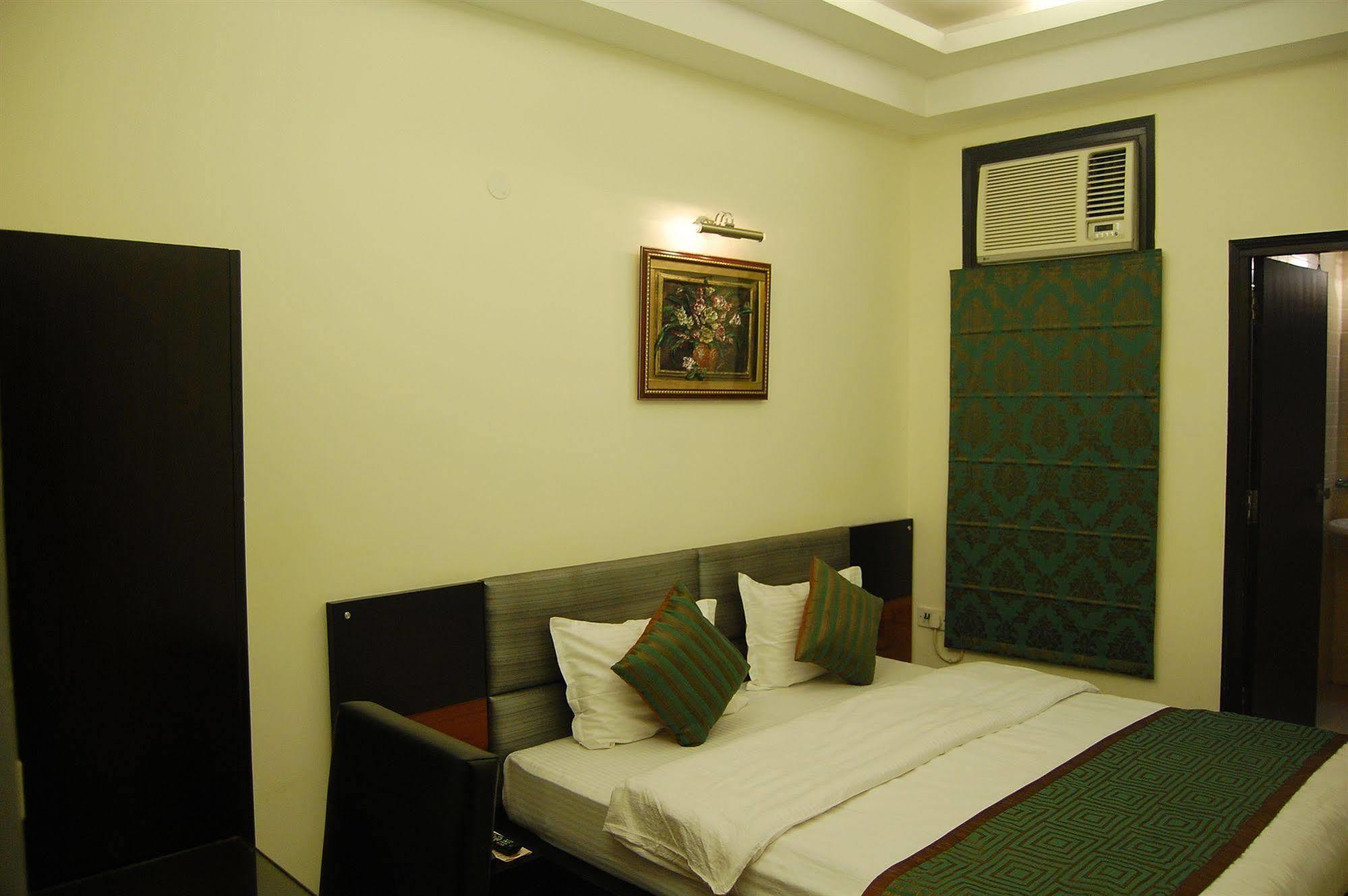 Delhi Aerocity, Nh 48 Hotel 3*