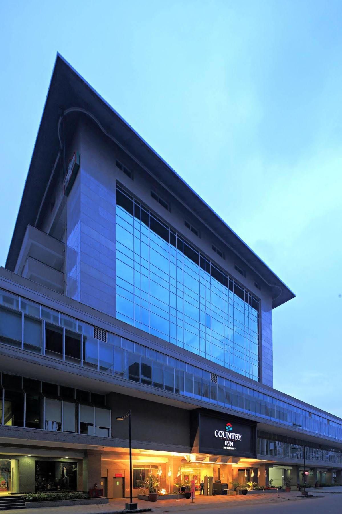 Zone Connect By The Park Saket Hotel 5*