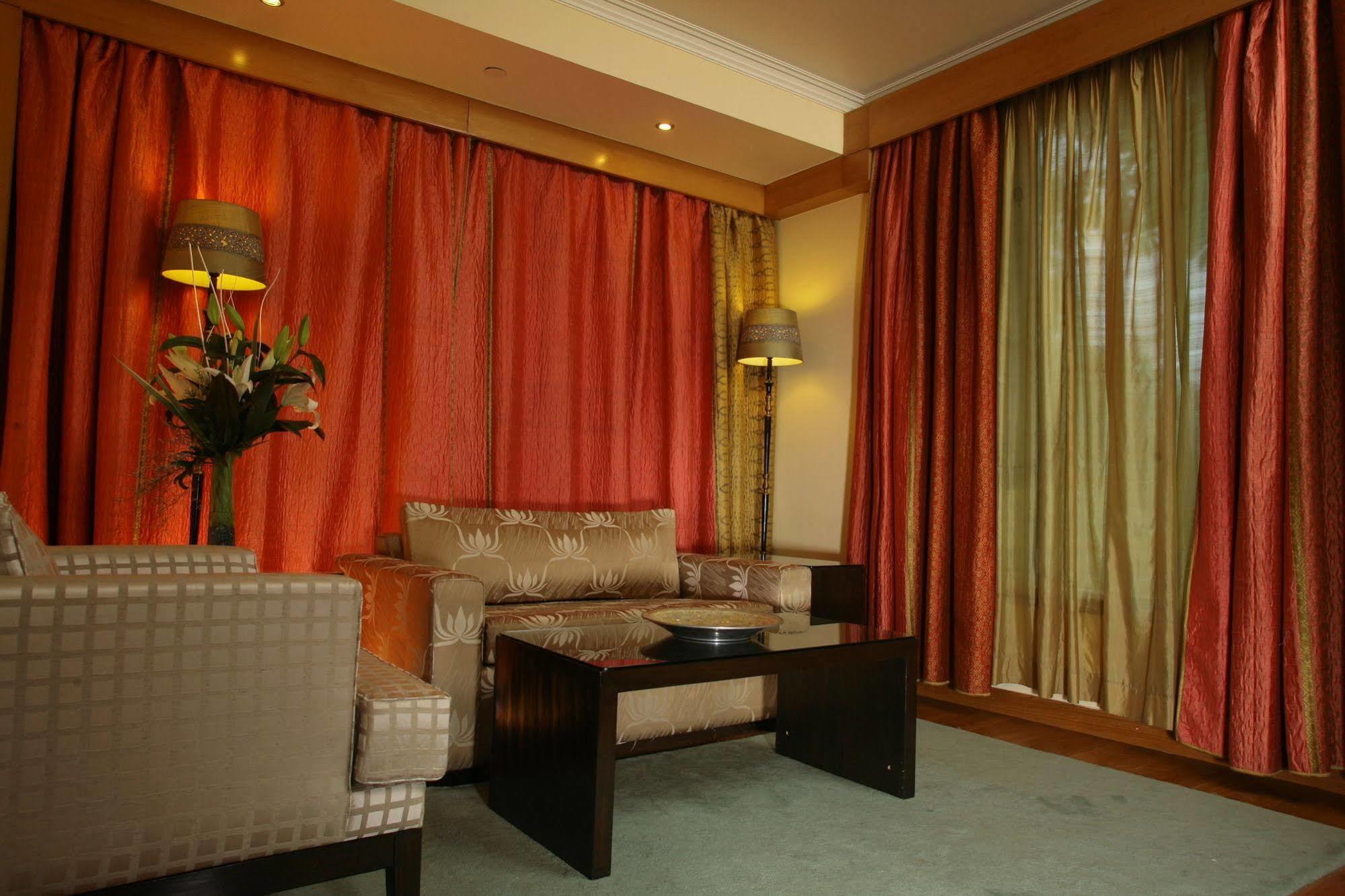 ​justa Panchsheel Park 4*