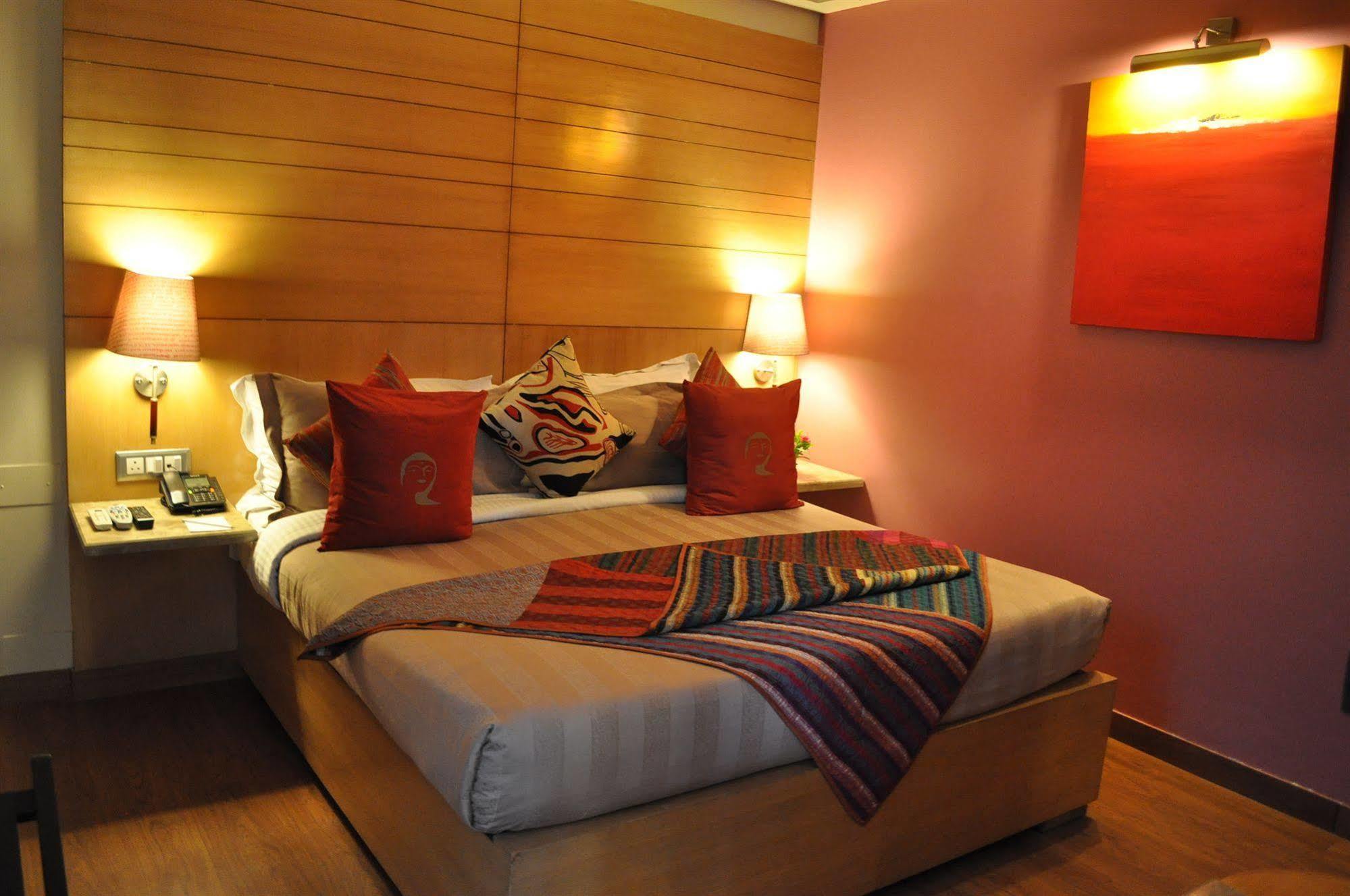 ​justa Panchsheel Park 4*