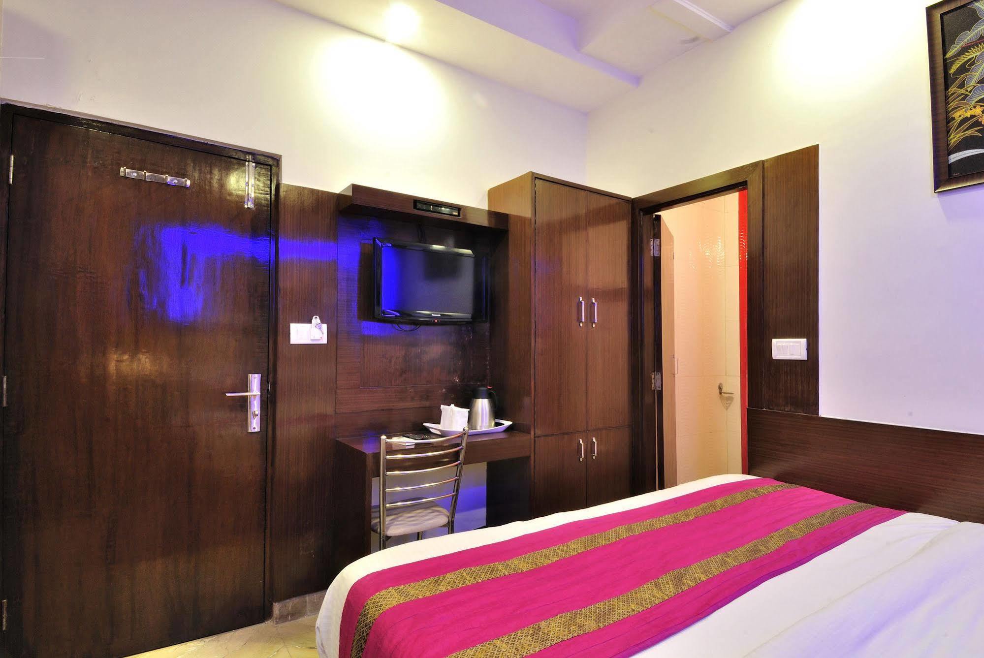 Hotel Nirmal Mahal - Paharganj -