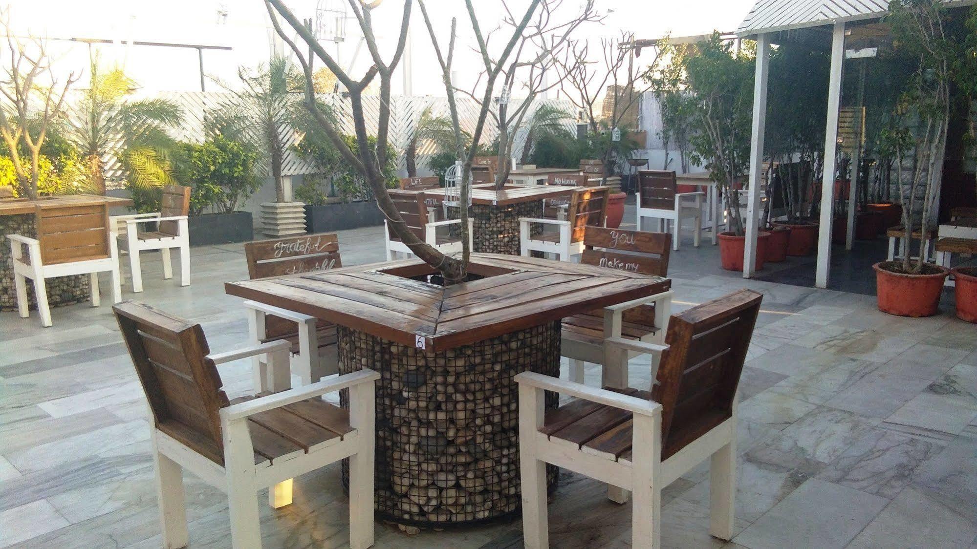The White Klove Hotel 3*