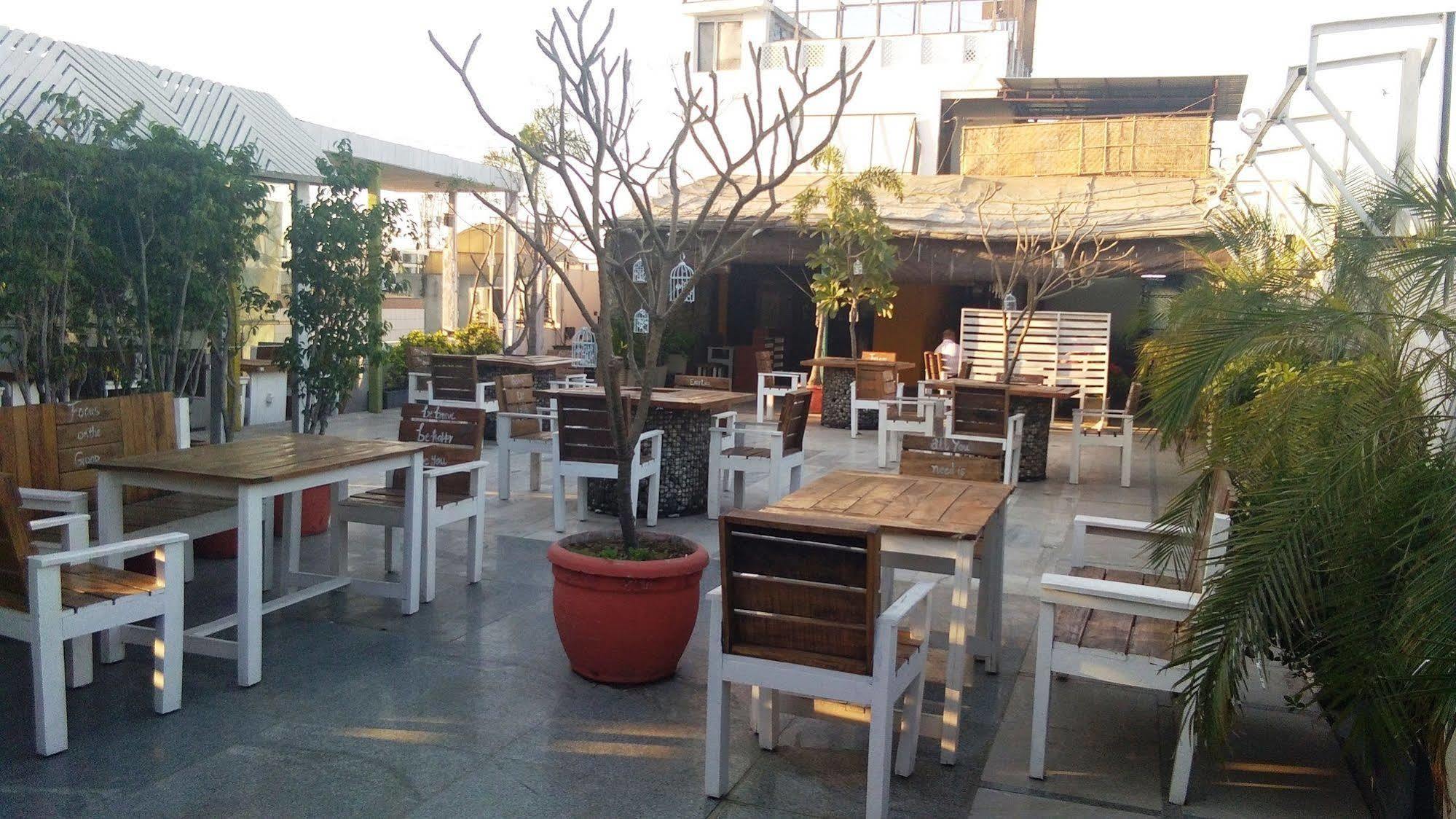 The White Klove Hotel 3*