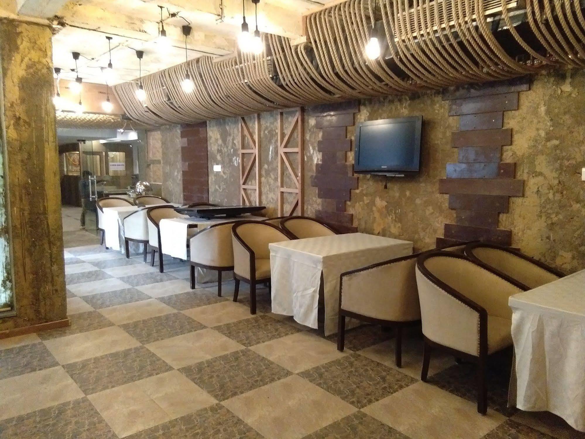 The White Klove Hotel Nova Deli