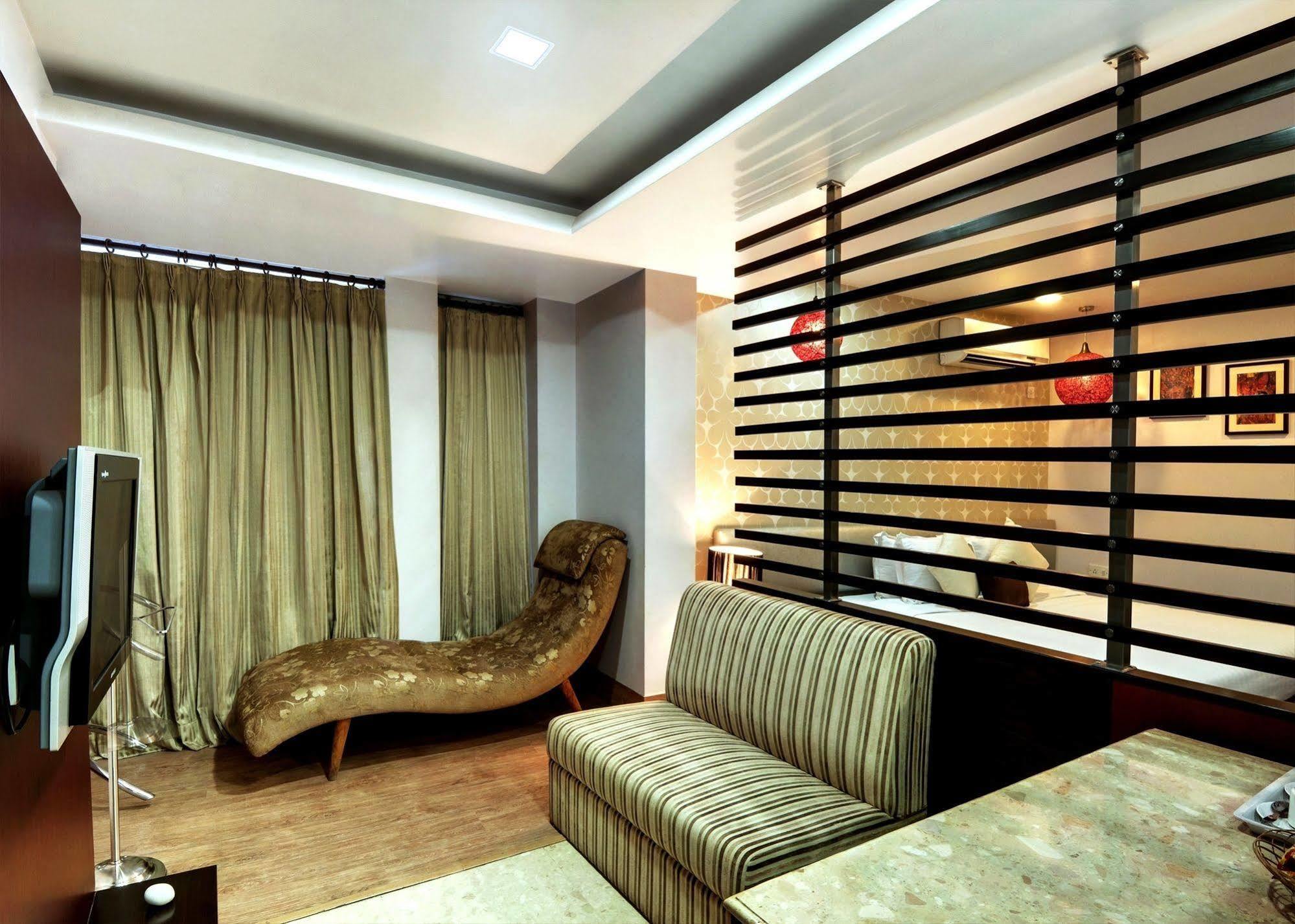 The White Klove Hotel 3*