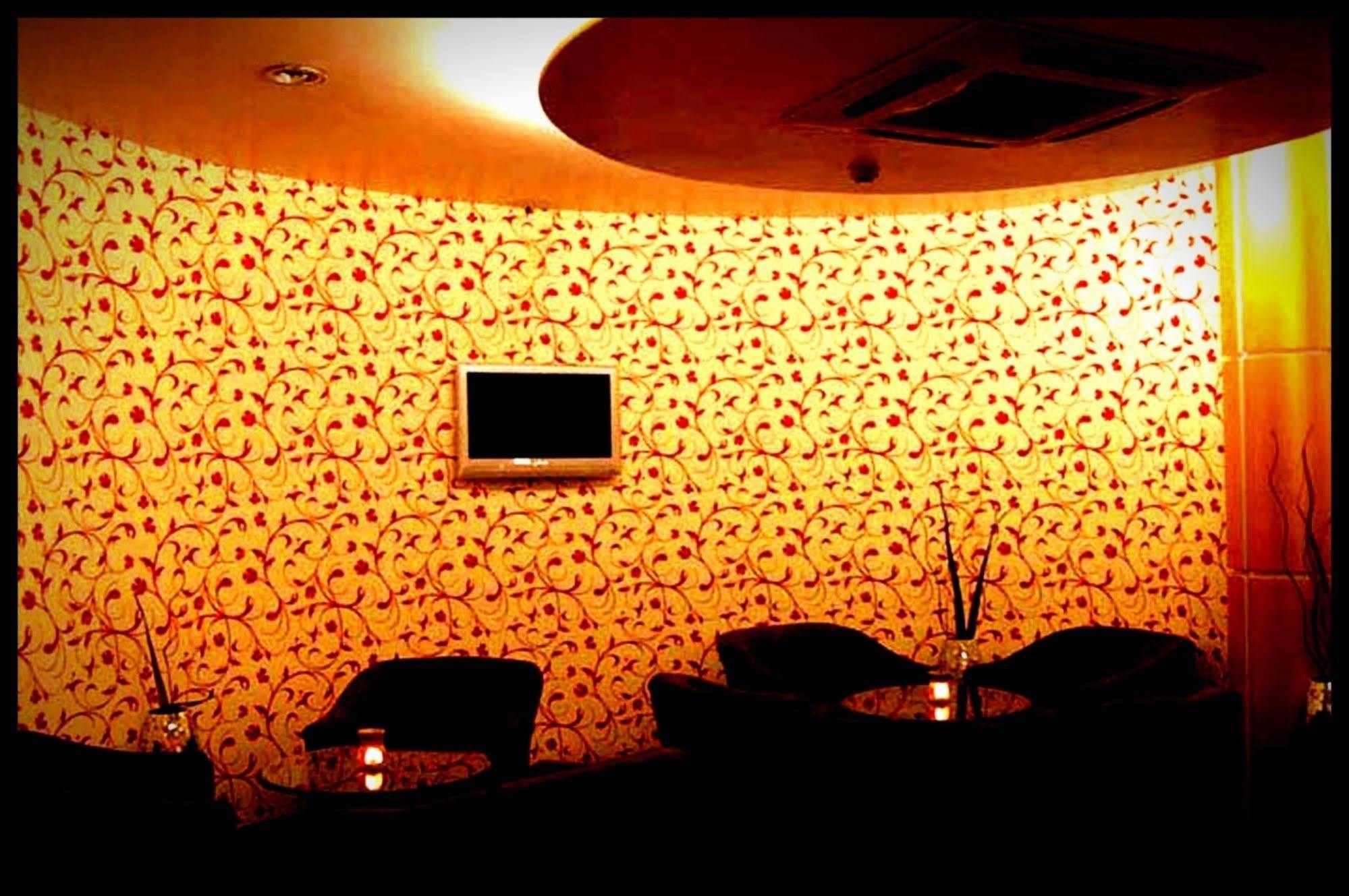 The White Klove Hotel Nova Deli